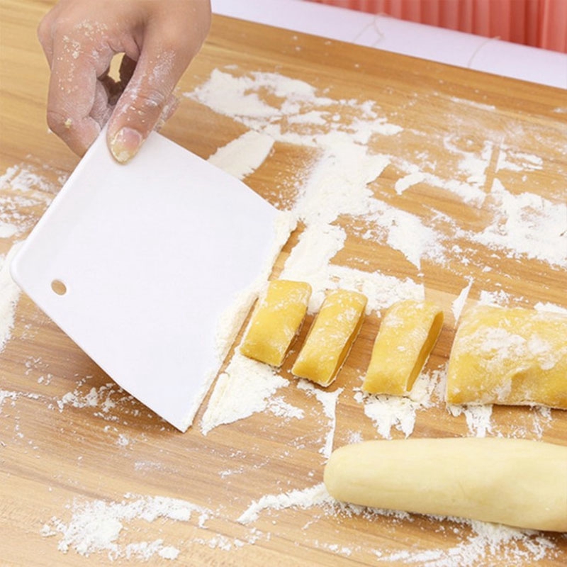 Dụng cụ cắt bột làm bánh -Dụng cụ làm bánh bằng nhựa