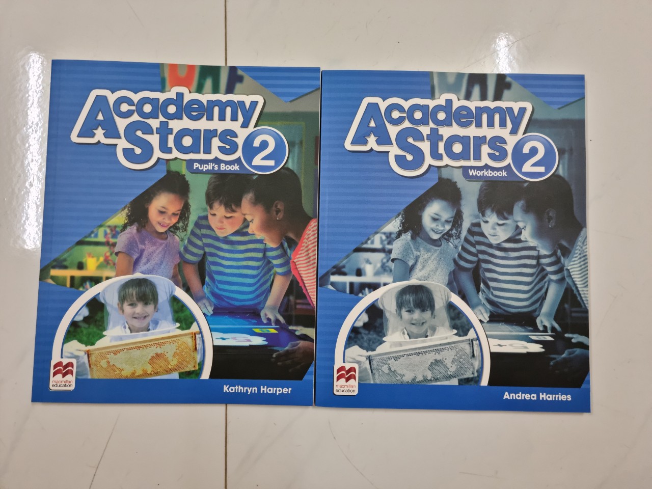 Bộ Academy stars 2 [ bộ 2 cuốn] cho bé