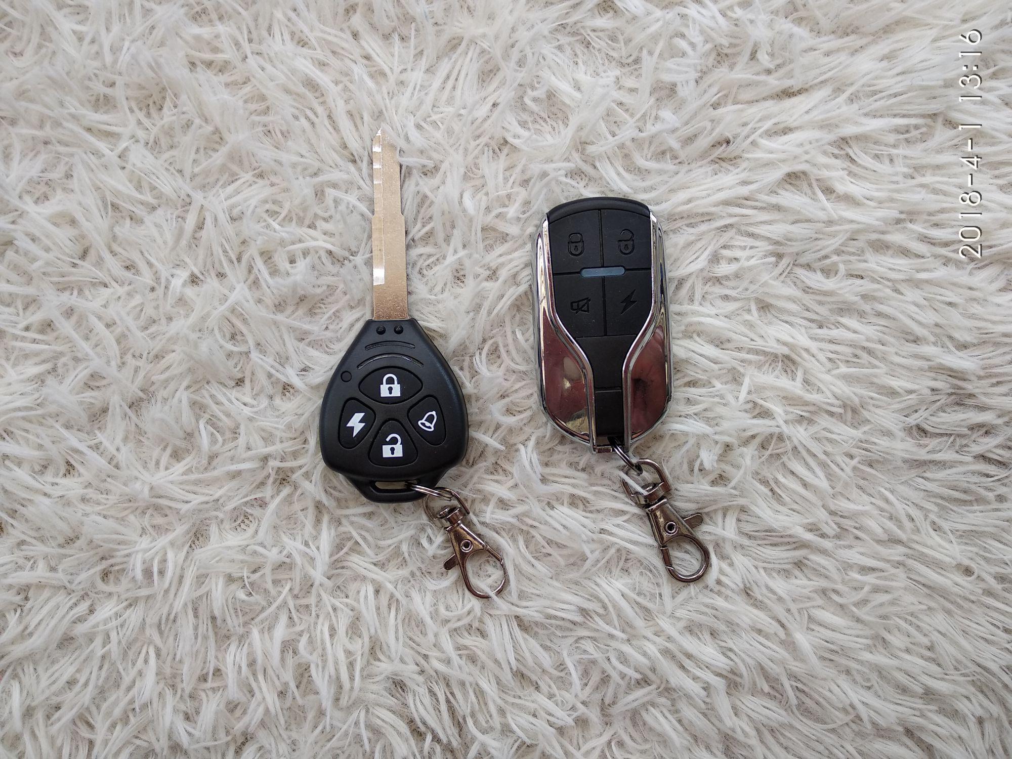 Khóa chống trộm xe máy 4 nút 1 chìa 1 remote TA-04A