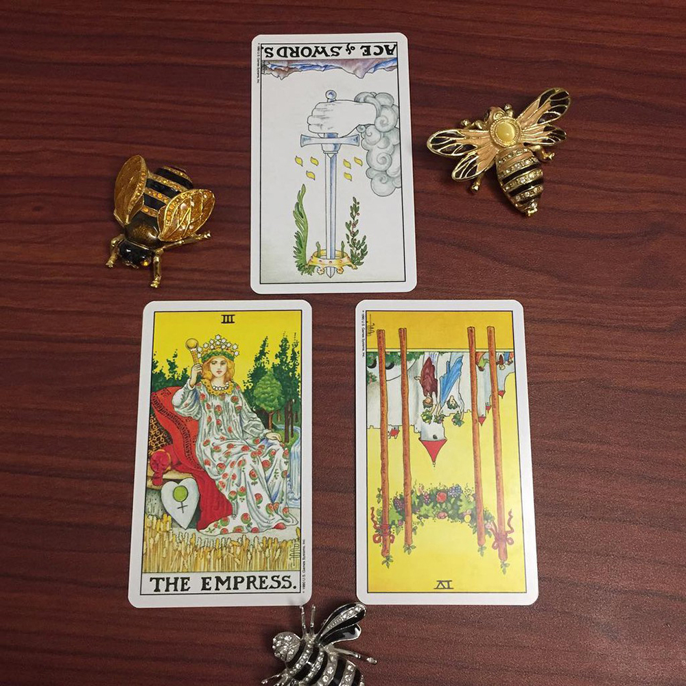 Bộ Bài Tarot Universal Waite Tặng Đá Thanh Tẩy