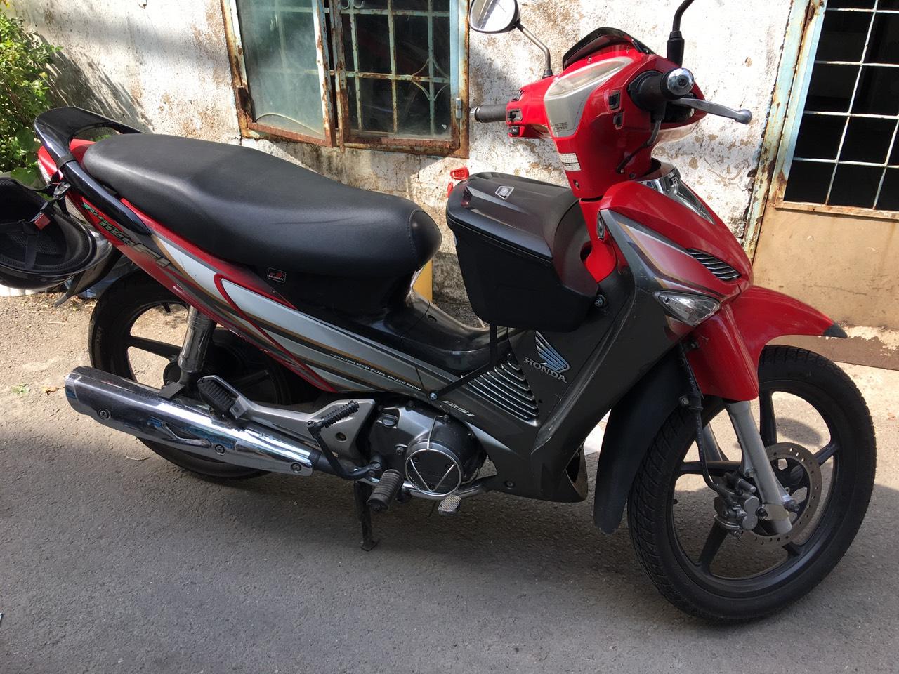 Thùng giữa Future neo mẫu givi G12N