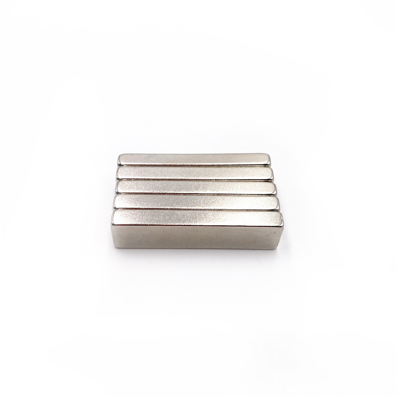 Nam châm đất hiếm 40x10x5mm siêu mạnh