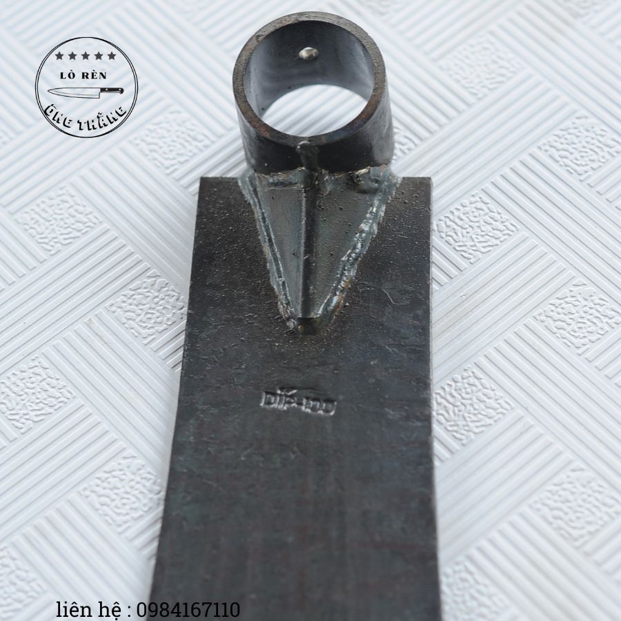 Cuốc Nhíp Đào Cây Được Làm Bằng 100% Nhíp Xe
