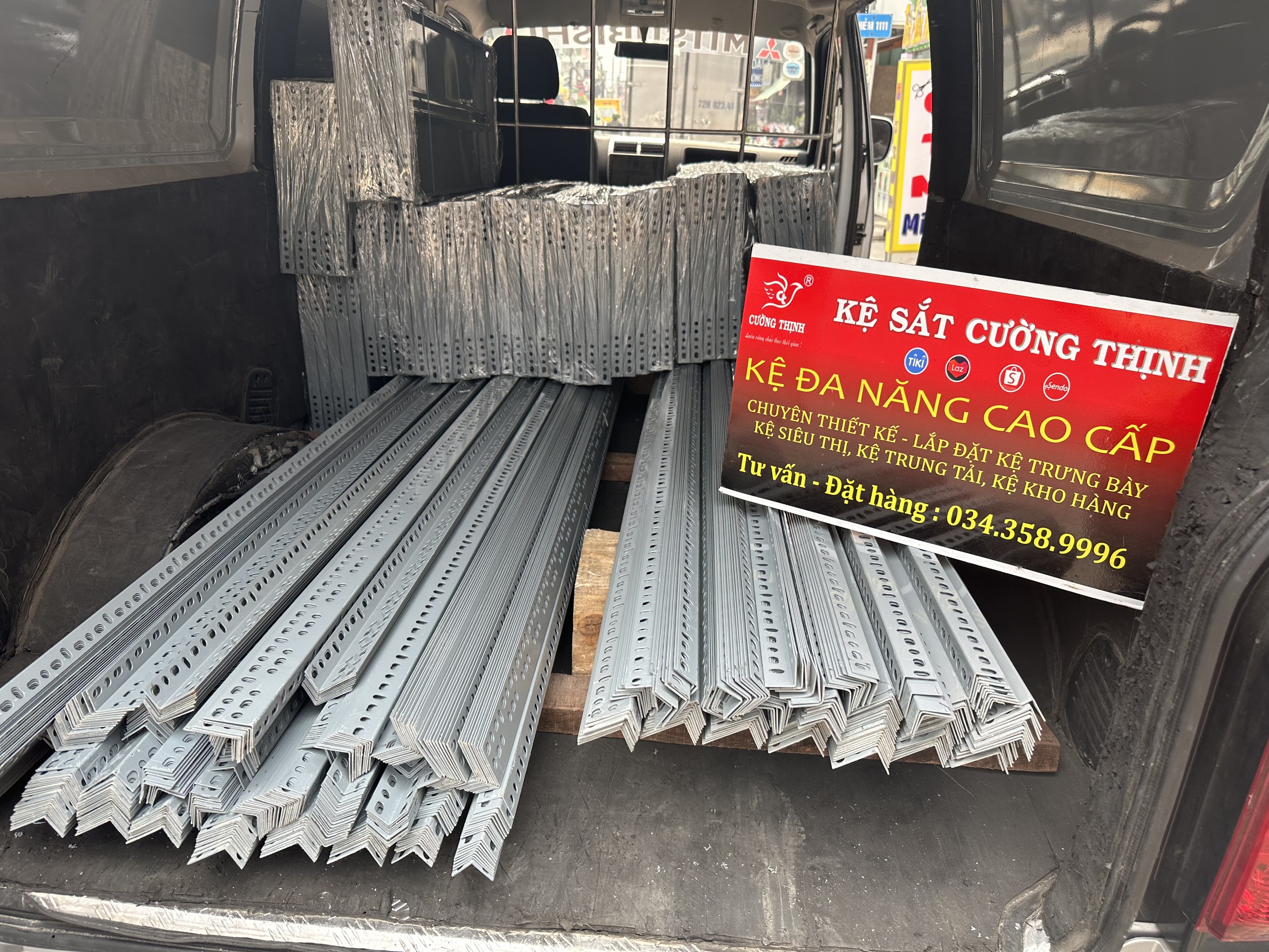 SẮT V LỖ ( V3 dài 1m, dày 1,6mm ) - Lắp ráp kệ sắt đa năng, Sắt V lỗ, Làm Kệ sắt
