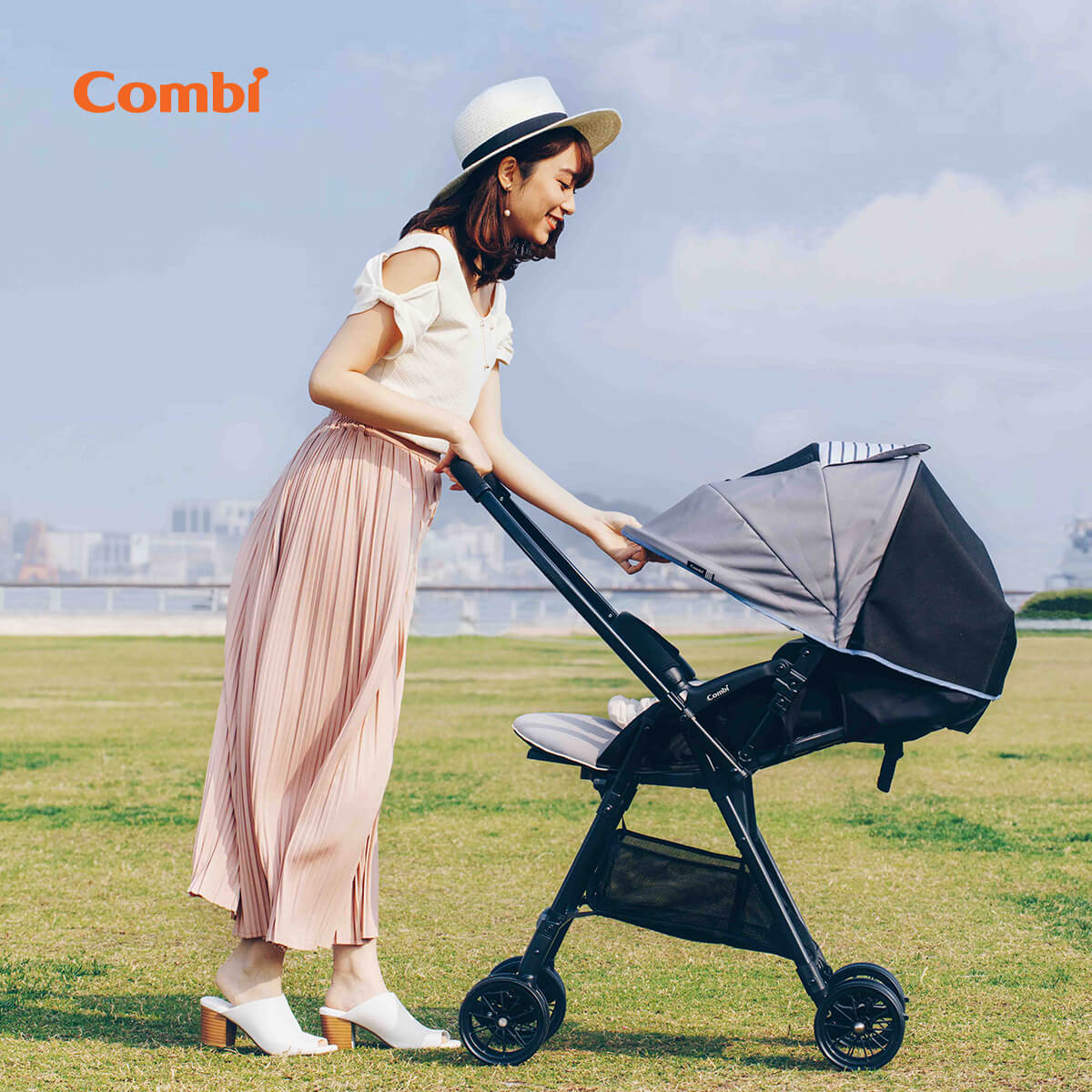 Xe đẩy Combi Mechacal Handy S Xanh Navy