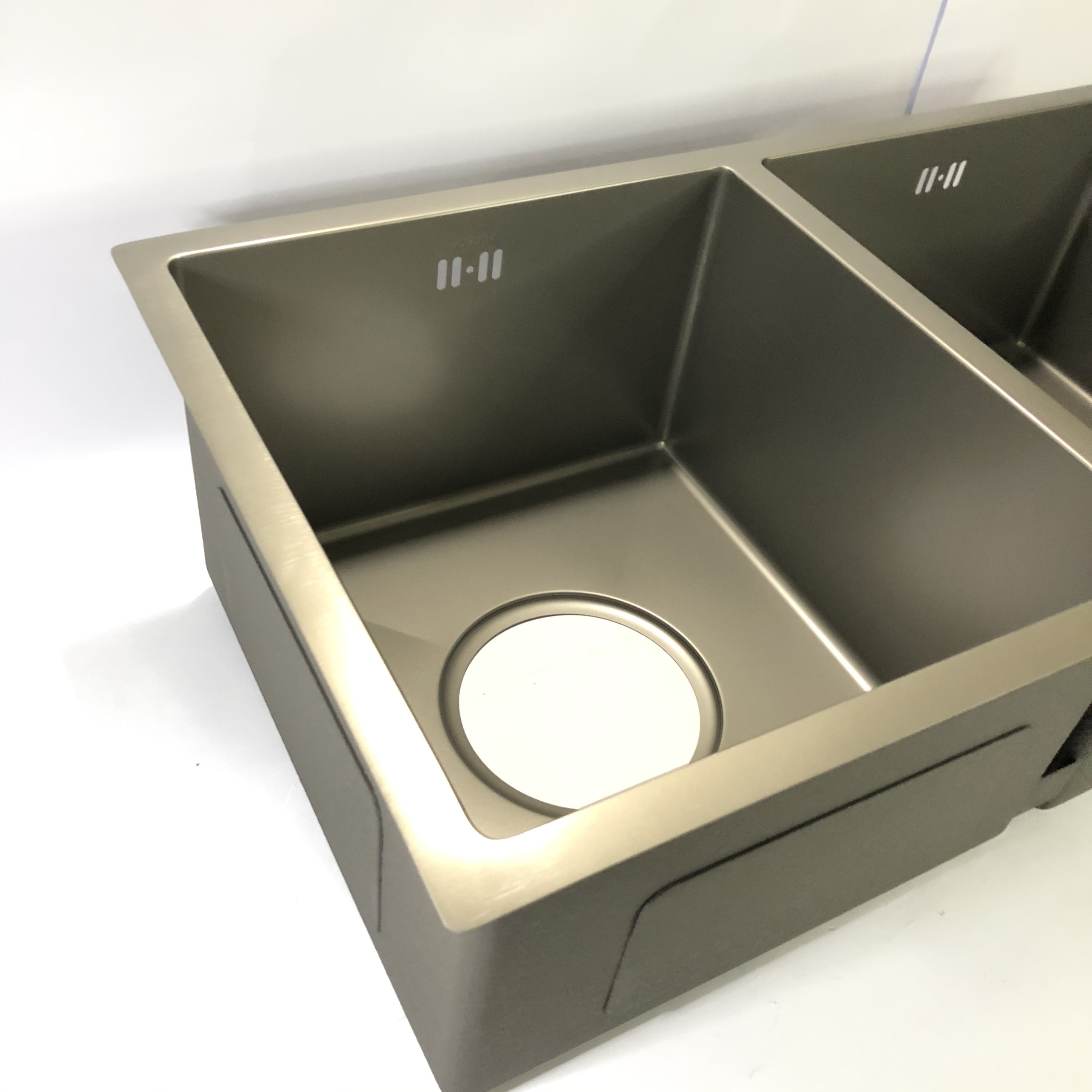 Chậu rửa bát Inox 304 phủ nano Daewon DC8545 (850x450x250mm)