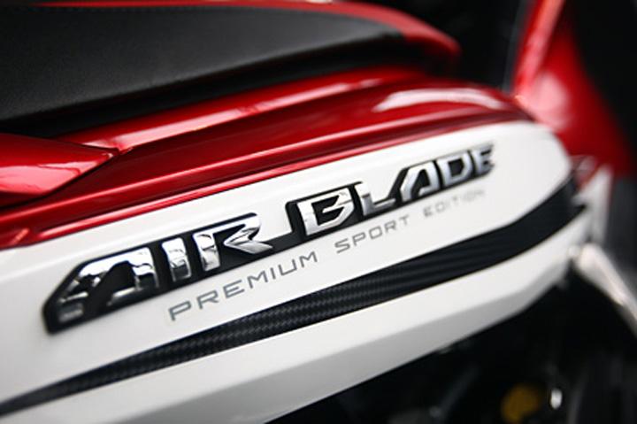 Bộ tem nổi dành cho xe AIRBLADE 2011 trông như mới G235