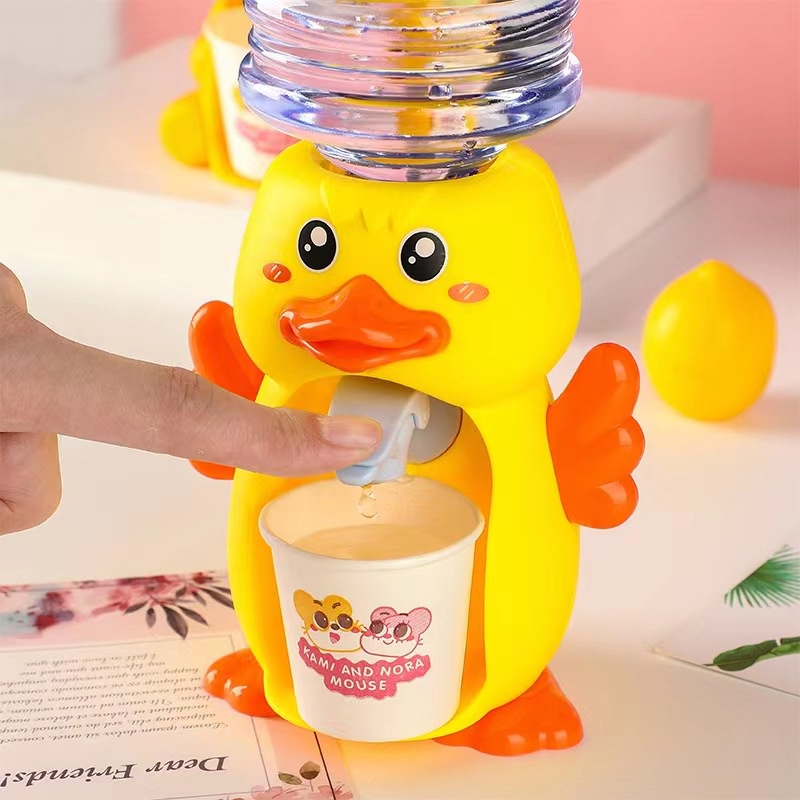 Đồ chơi bình lấy nước mini cho bé