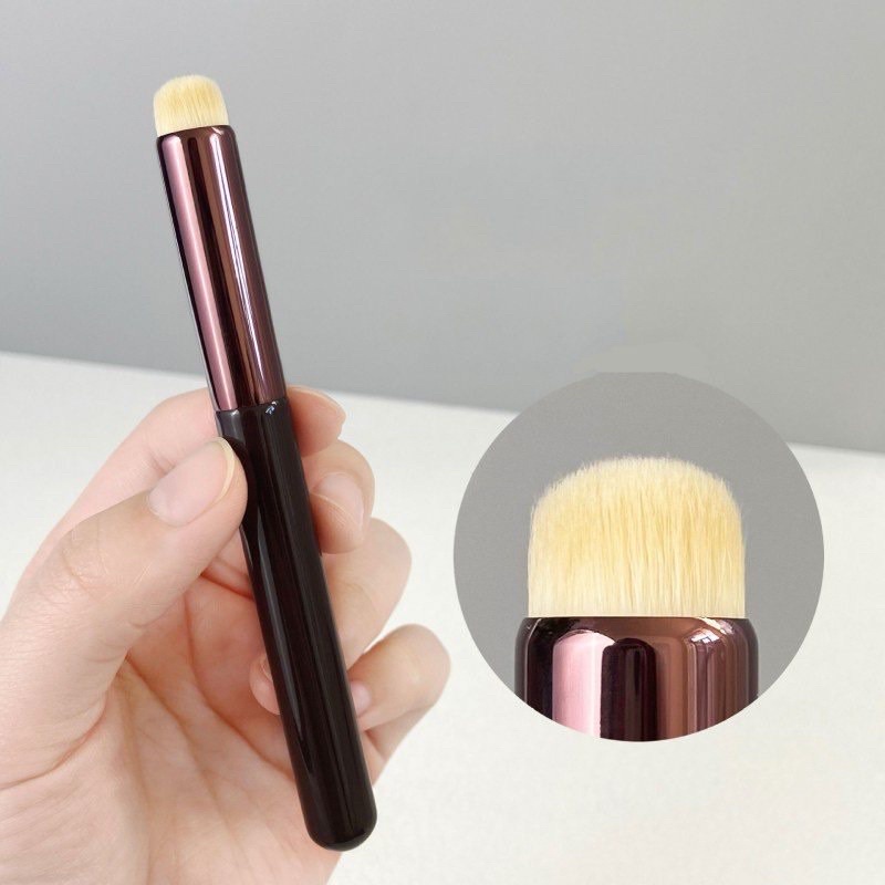 Cọ vẽ môi clio đầu tròn tiện dụng