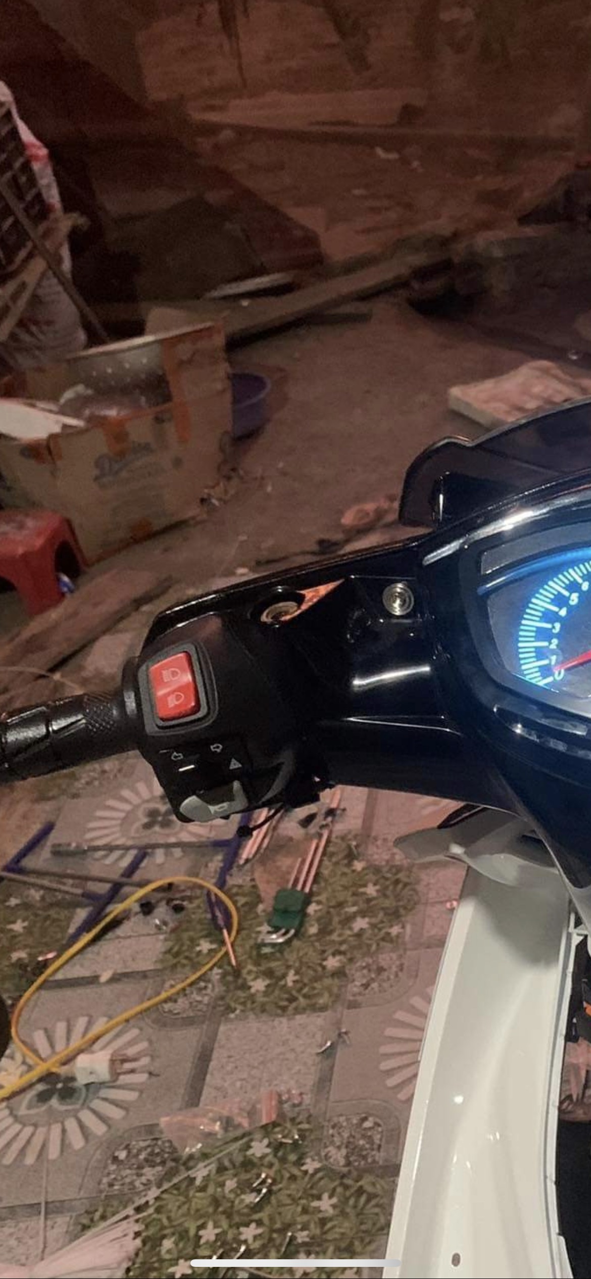 Cùm nvx lẻ trái nút passing màu đỏ