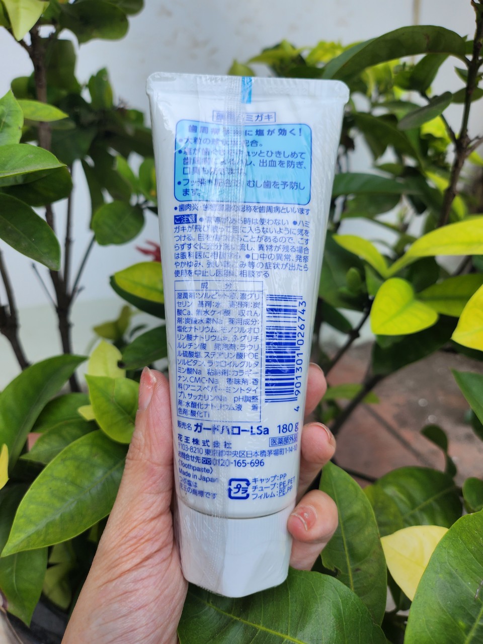 Kem đánh răng Colgate Sensitive giúp răng chắc khỏe 110g