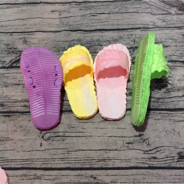 Dép bắp cải cho mẹ bé
