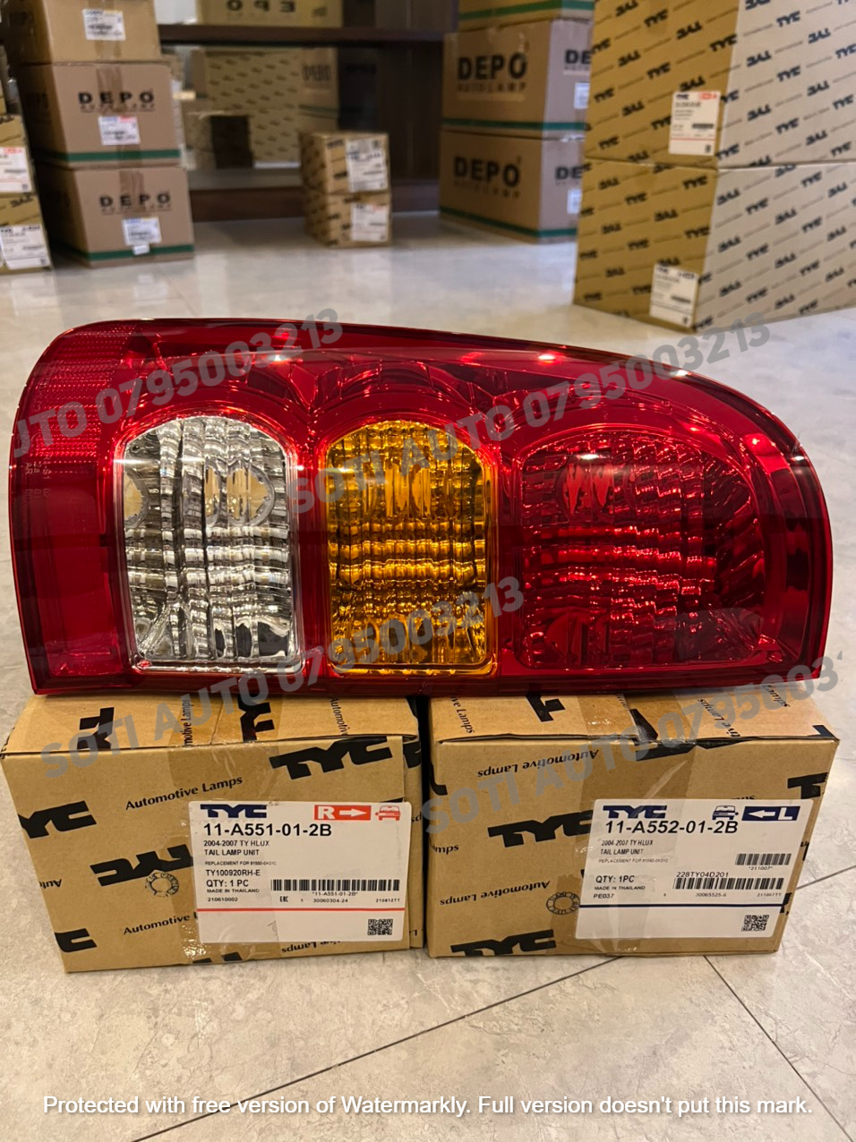 Đèn hậu Toyota Hilux