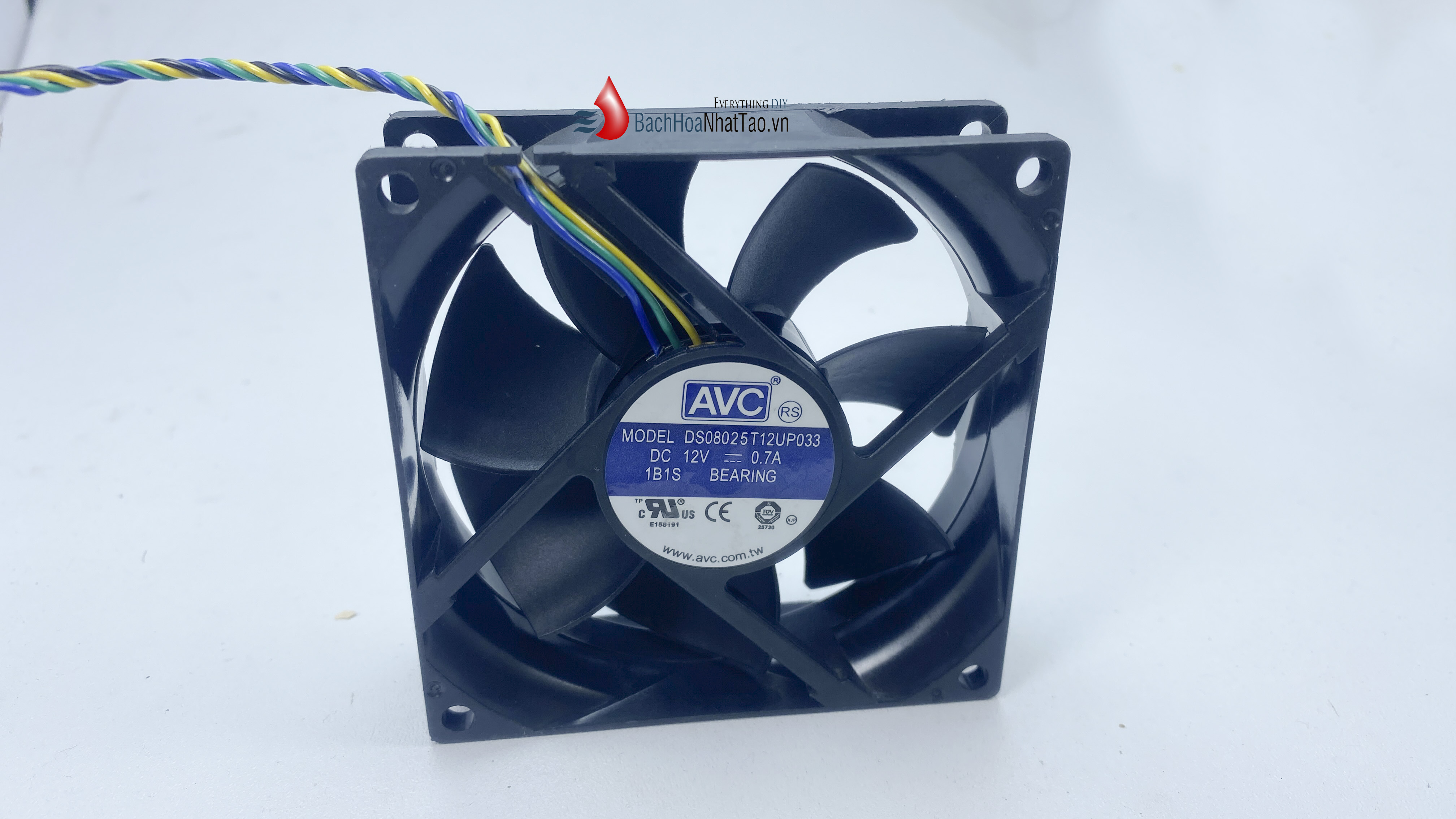 Quạt AVC 12v-0.7a 8cm vuông 4 dây