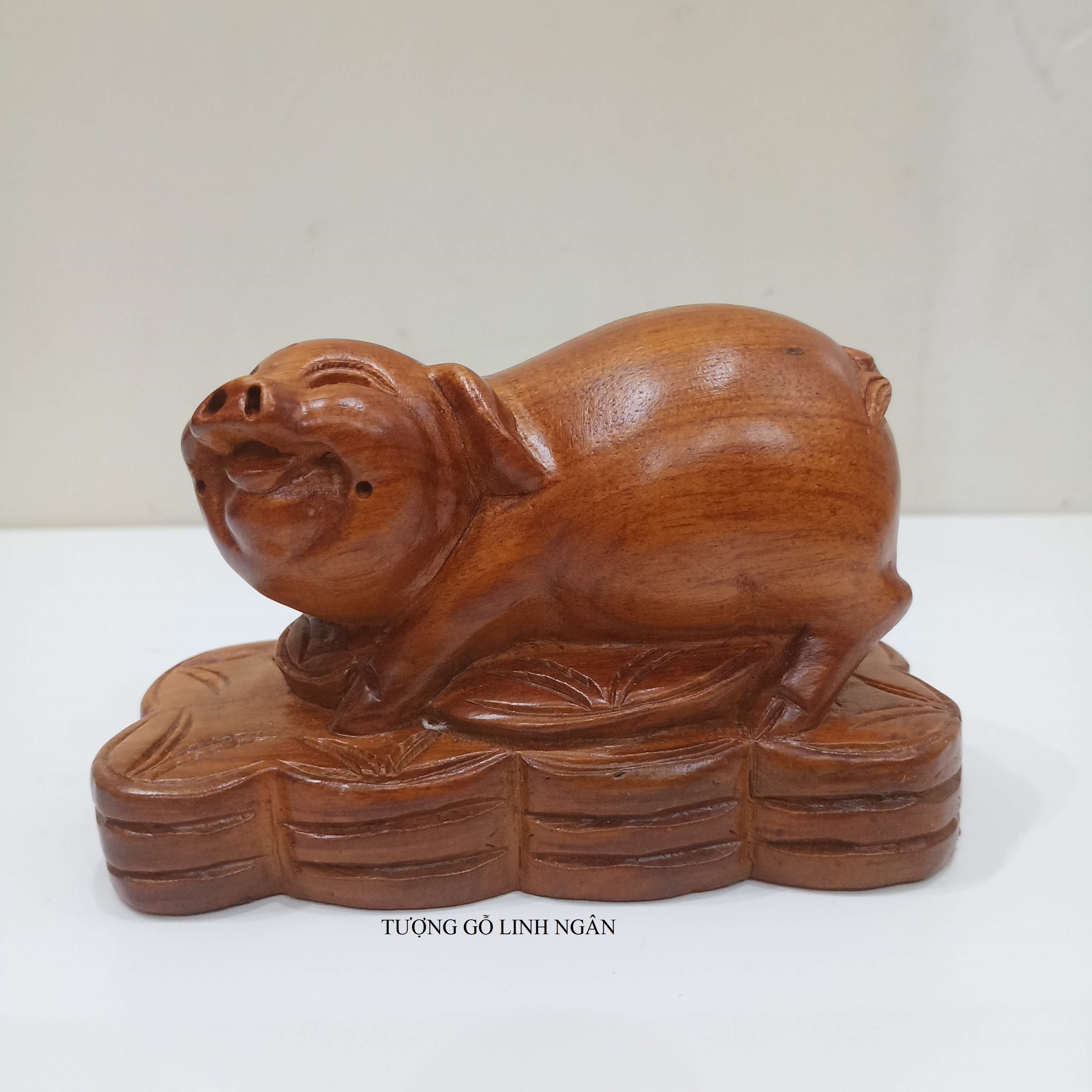Tượng lợn gỗ hương cao 8 cm