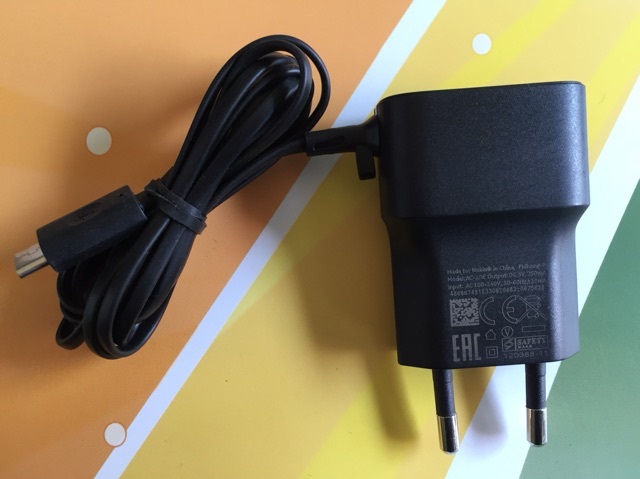 Củ sạc liền dây dùng cho các dòng máy chân Androi/Micro