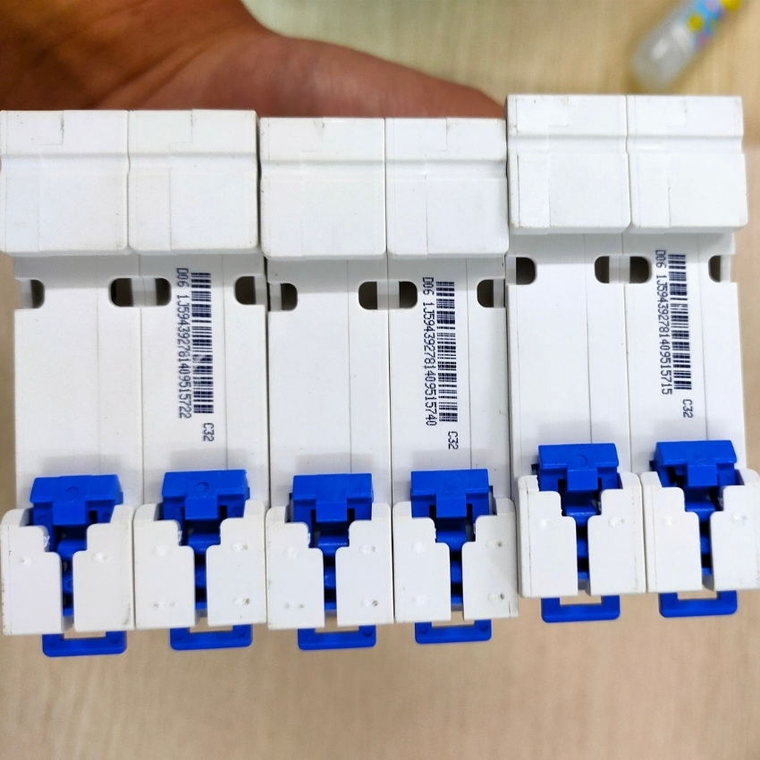 Attomat CHINT 2P32A NXB2-32