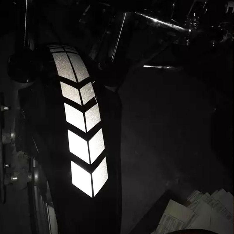 Decal phản quang dán tấm chắn bùn xe máy, xe đạp