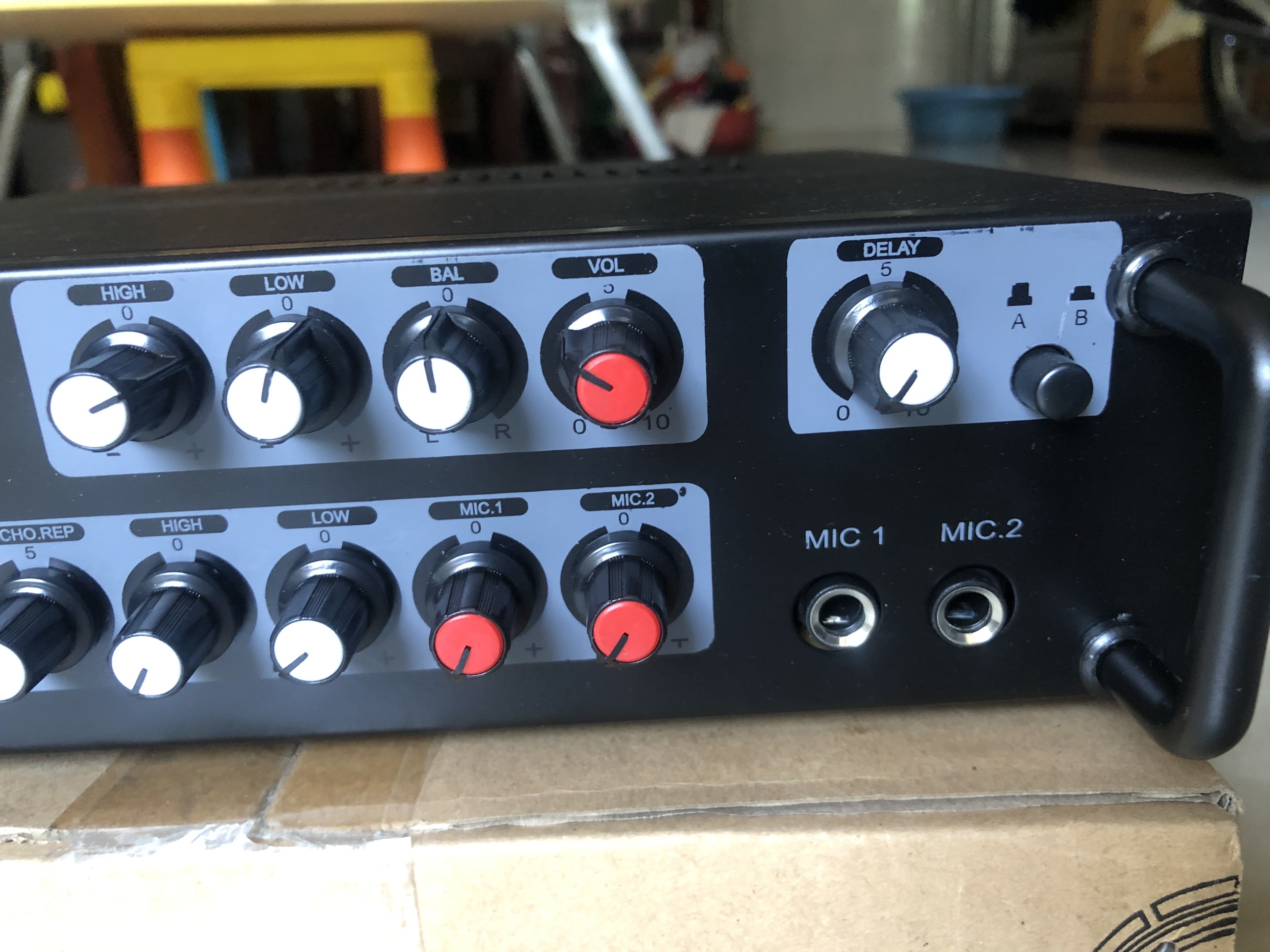 Amply Karaoke mini AC / DC 12V CALIFLOWER 888S