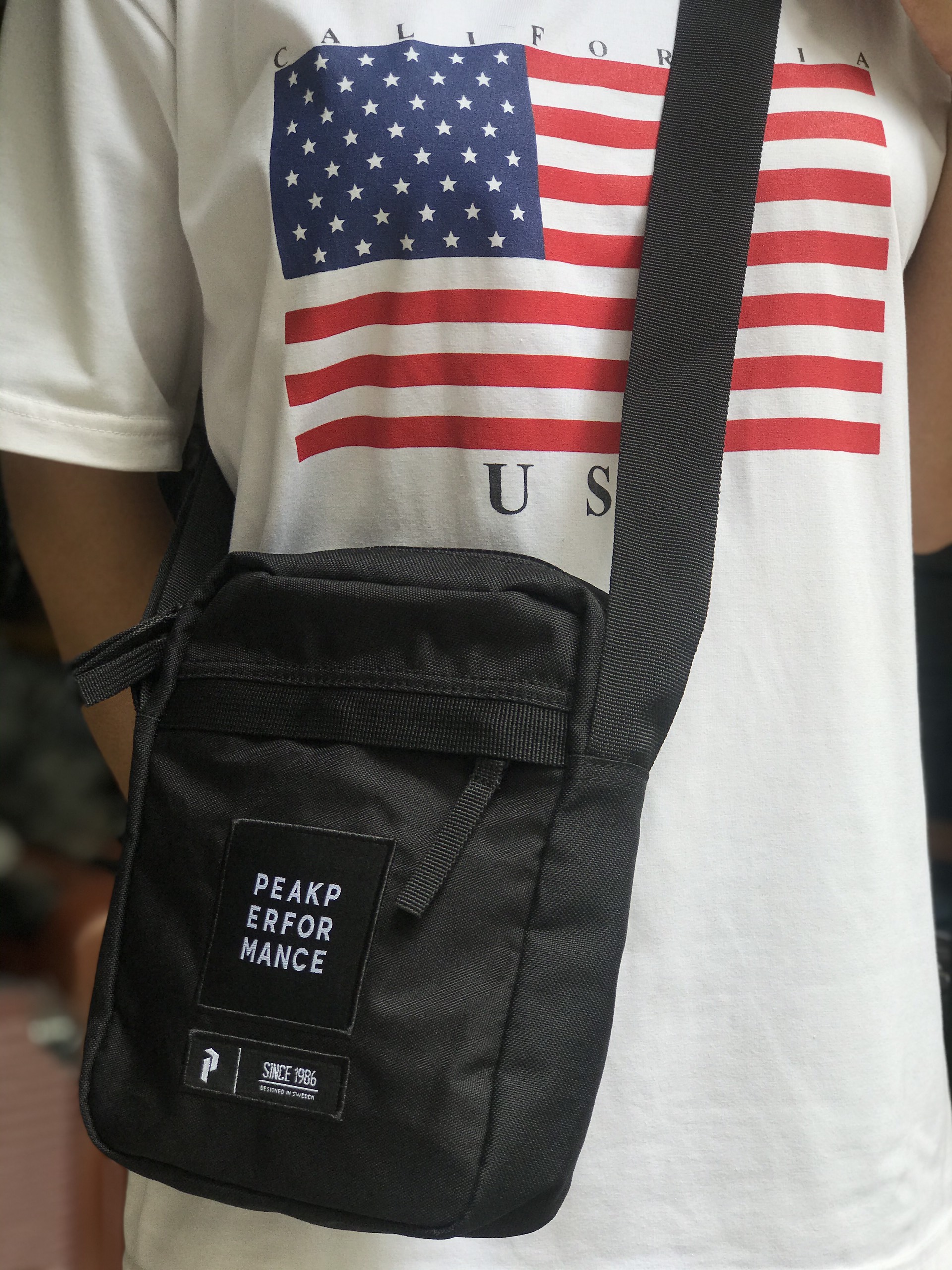 Túi đeo chéo nhỏ Peak Performance Andy Bag