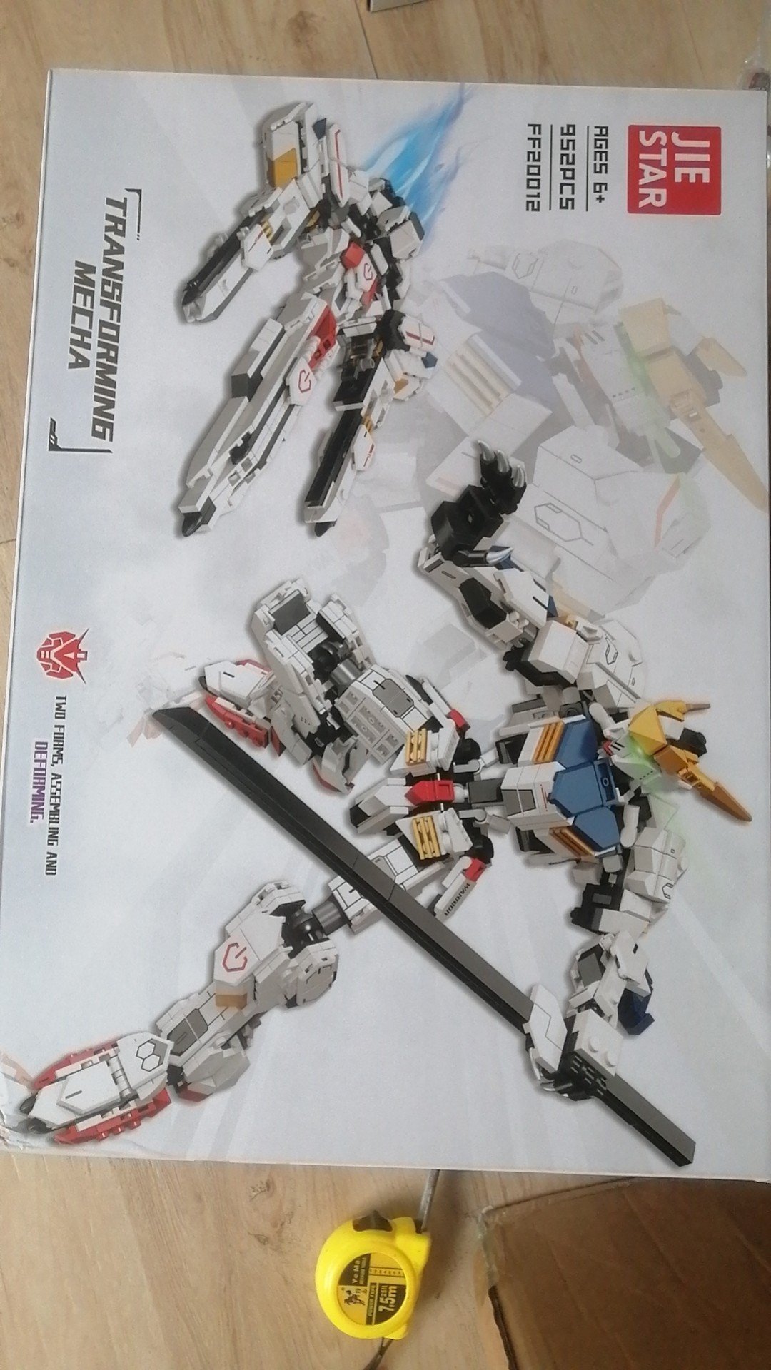Lắp ráp mô hình gundam 2in1 HG astra red frame flight unit FF20012