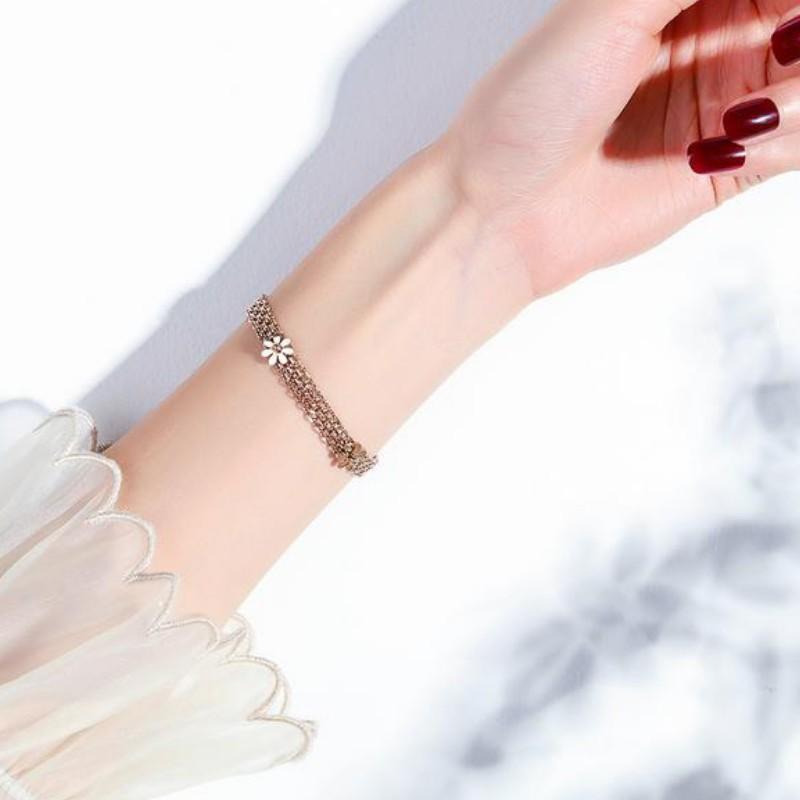 Lắc Tay Nữ Hoa Cúc Titan Ko Đen TT 2535