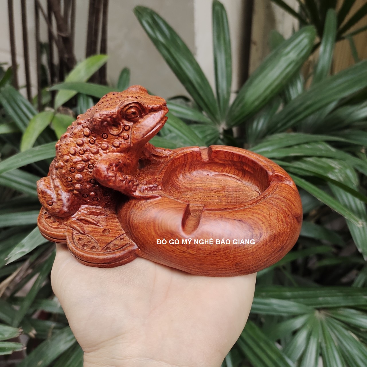Gạt tàn thuốc cóc tài lộc gỗ hương cực đẹp