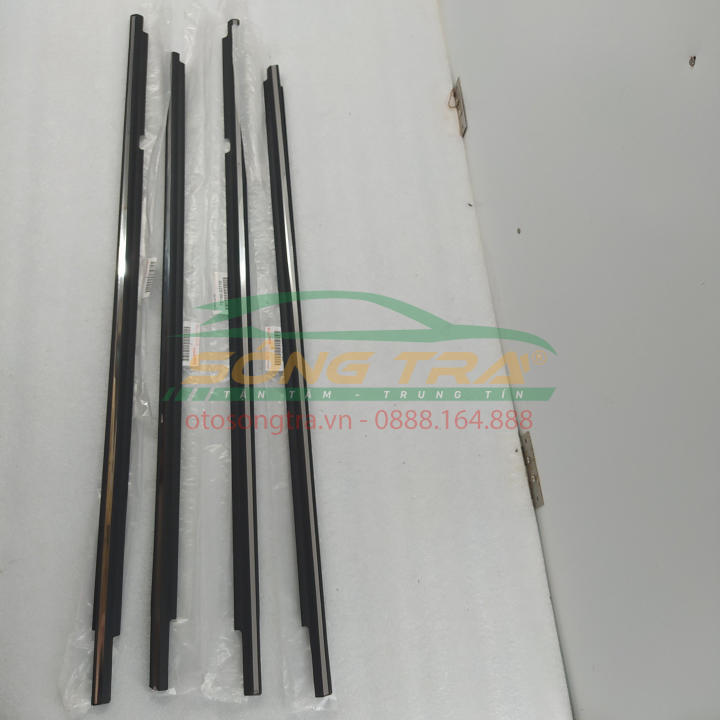 Nẹp chân kính ngoài toyota altis 2003-2007 cao cấp