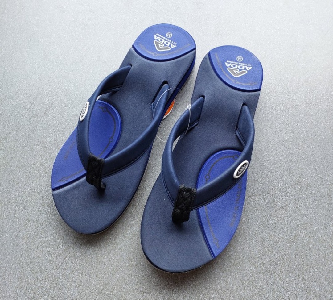 dép kẹp nữ,  xỏ ngón, hàng thái lan, đế cao 2,5 cm,  có lớp cao su chống trượt, xốp mềm mang êm chân, size từ 35-39.