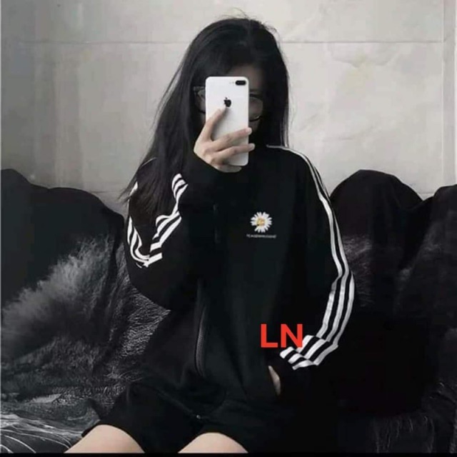 [FREESHIP] Áo khoác nỉ 3 sọc thể thao kéo khoá cổ trụ logo hoa cúc, cam kết hàng đúng mô tả, chất lượng đảm bảo an toàn đến sức khỏe người sử dụng, đa dạng mẫu mã, màu sắc, kích cỡ