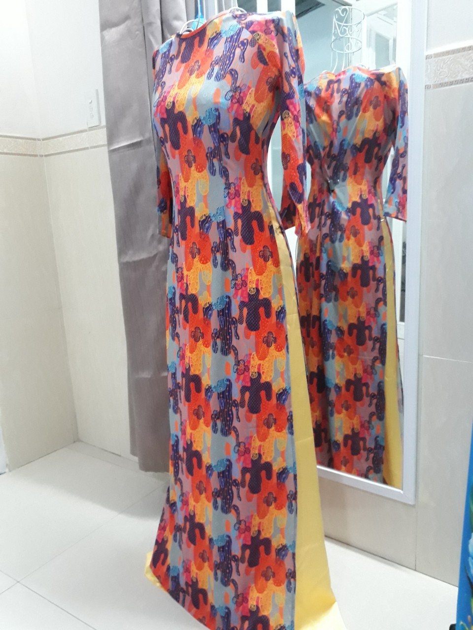 Áo dài may sẵn cổ thuyền tay lỡ - Lập thể