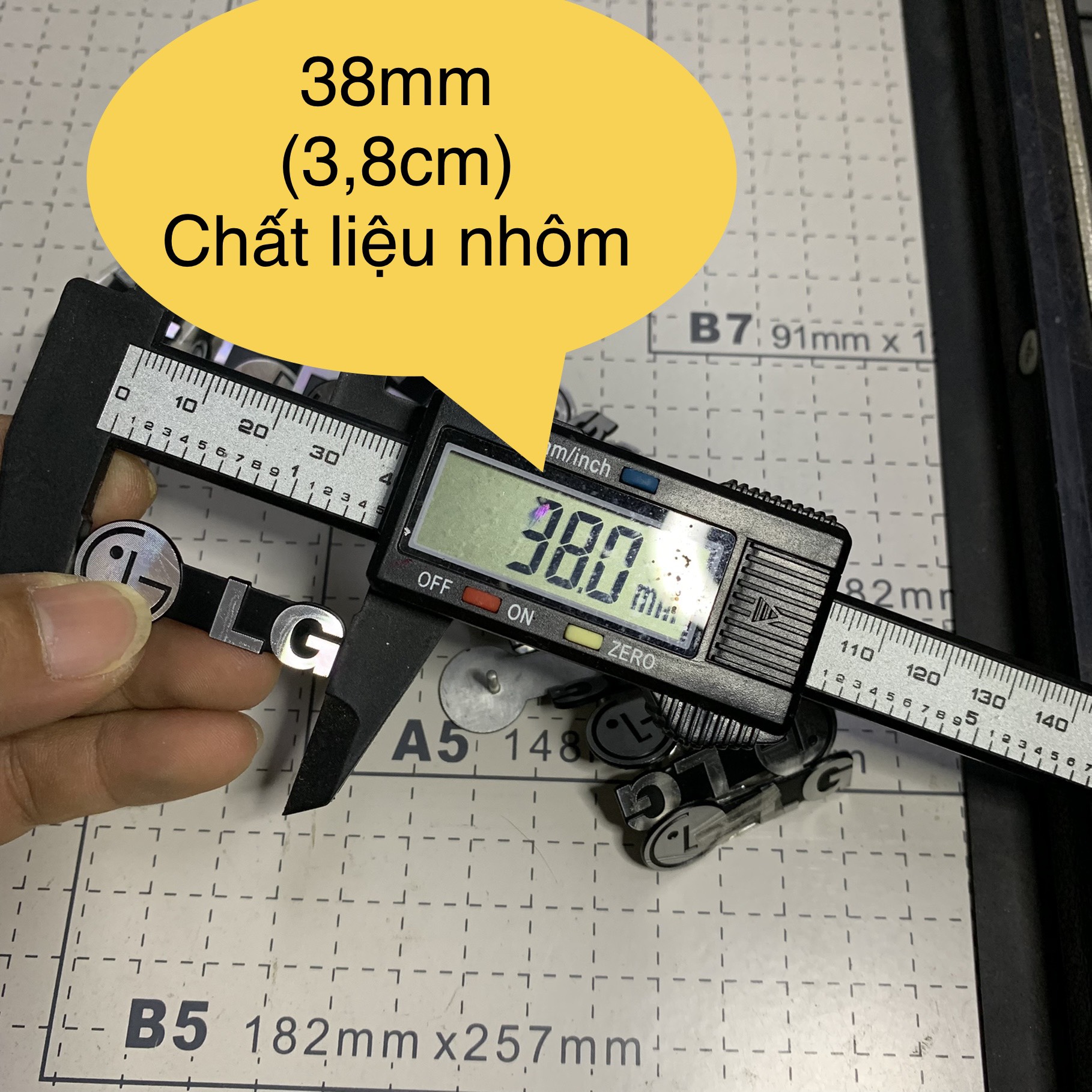 Tem/logo LG nhôm, giá 1 chiếc.