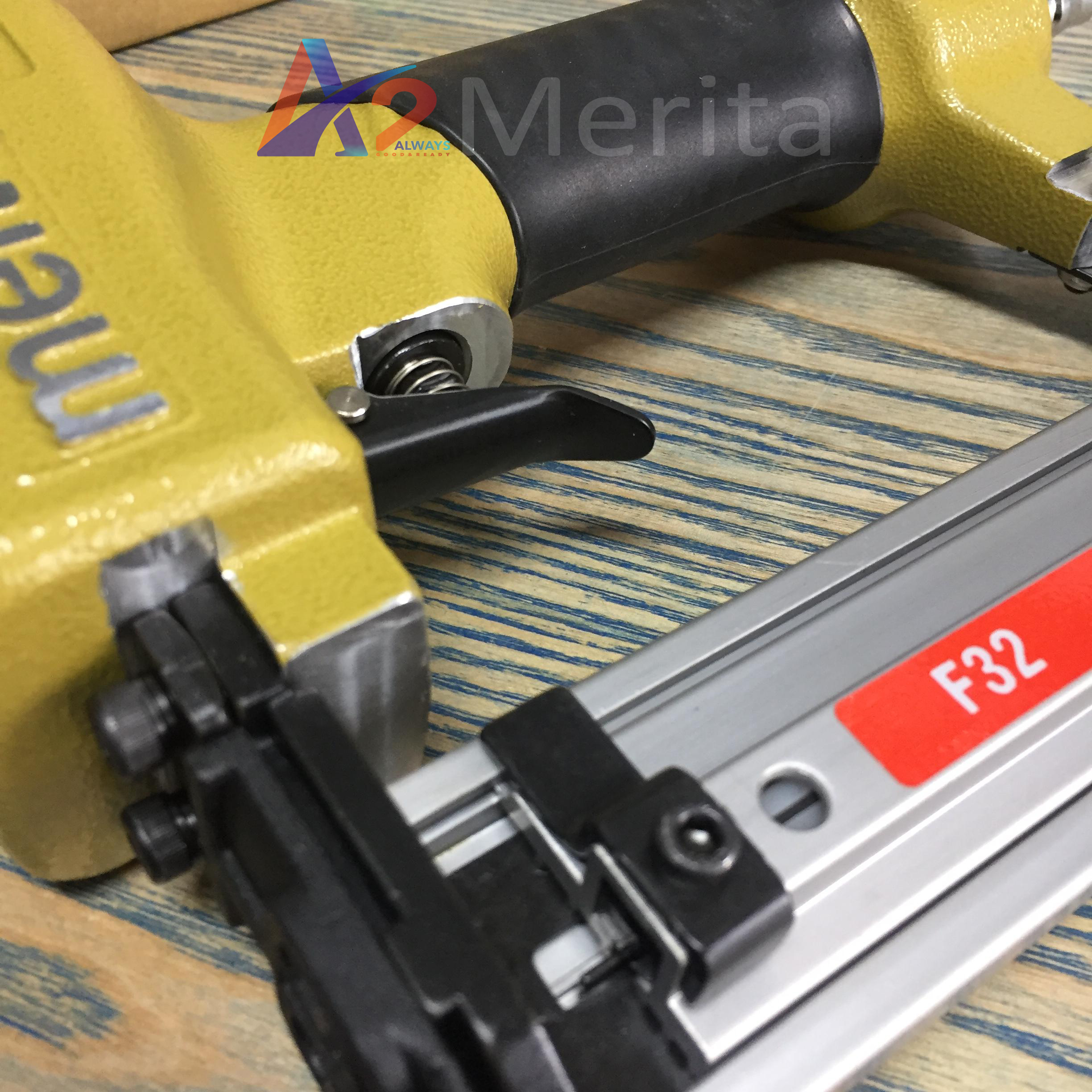 Súng bắn đinh dùng hơi Meite F32