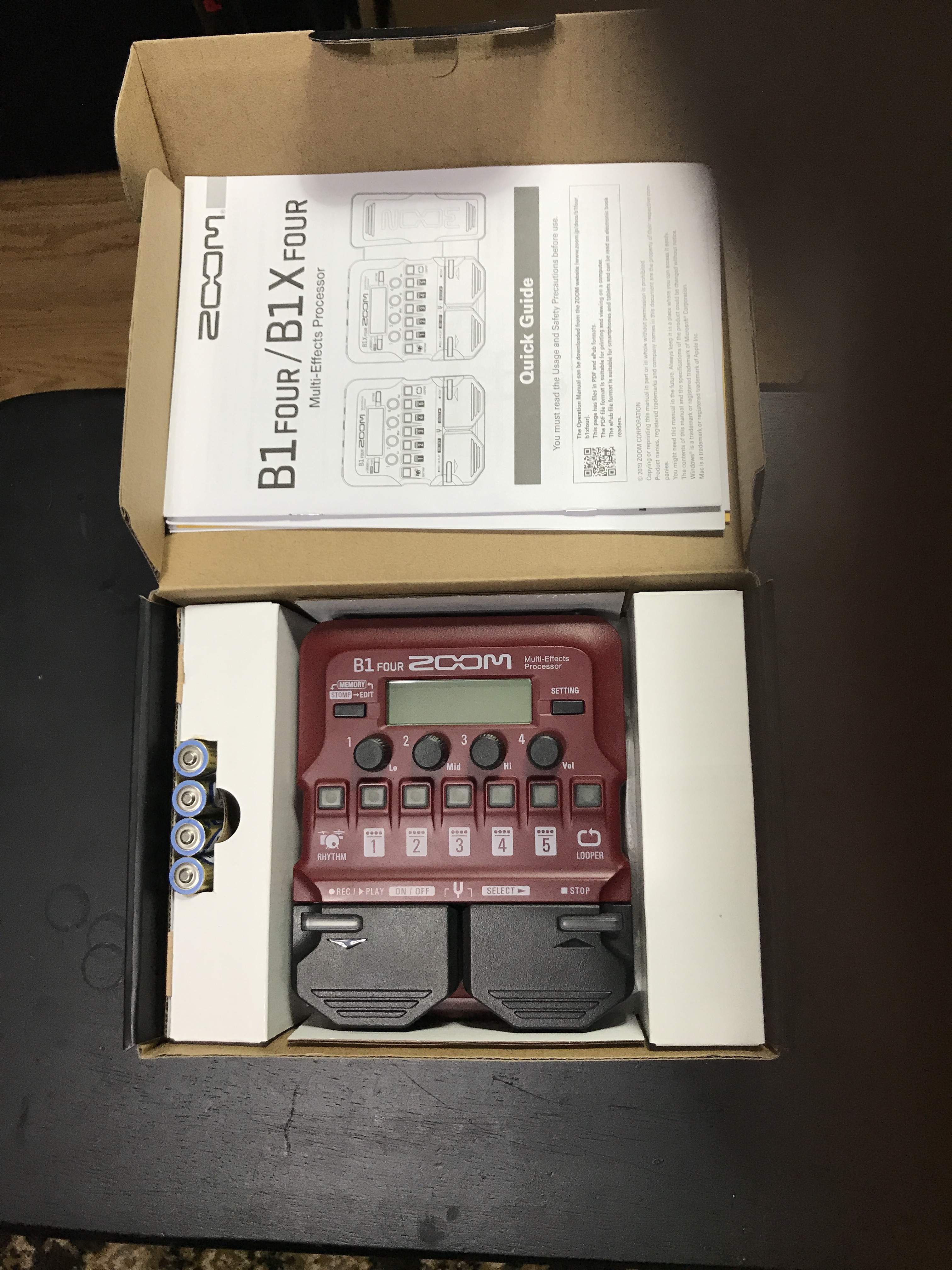 Hộp Tiếng - Hộp Tiếng Guitar - Effect Zoom B1X Four và B1 Four