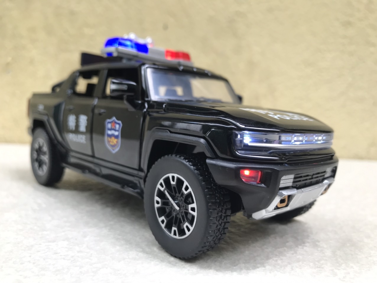 Mô hình xe POLI-CE Hummer Pickup  1:32