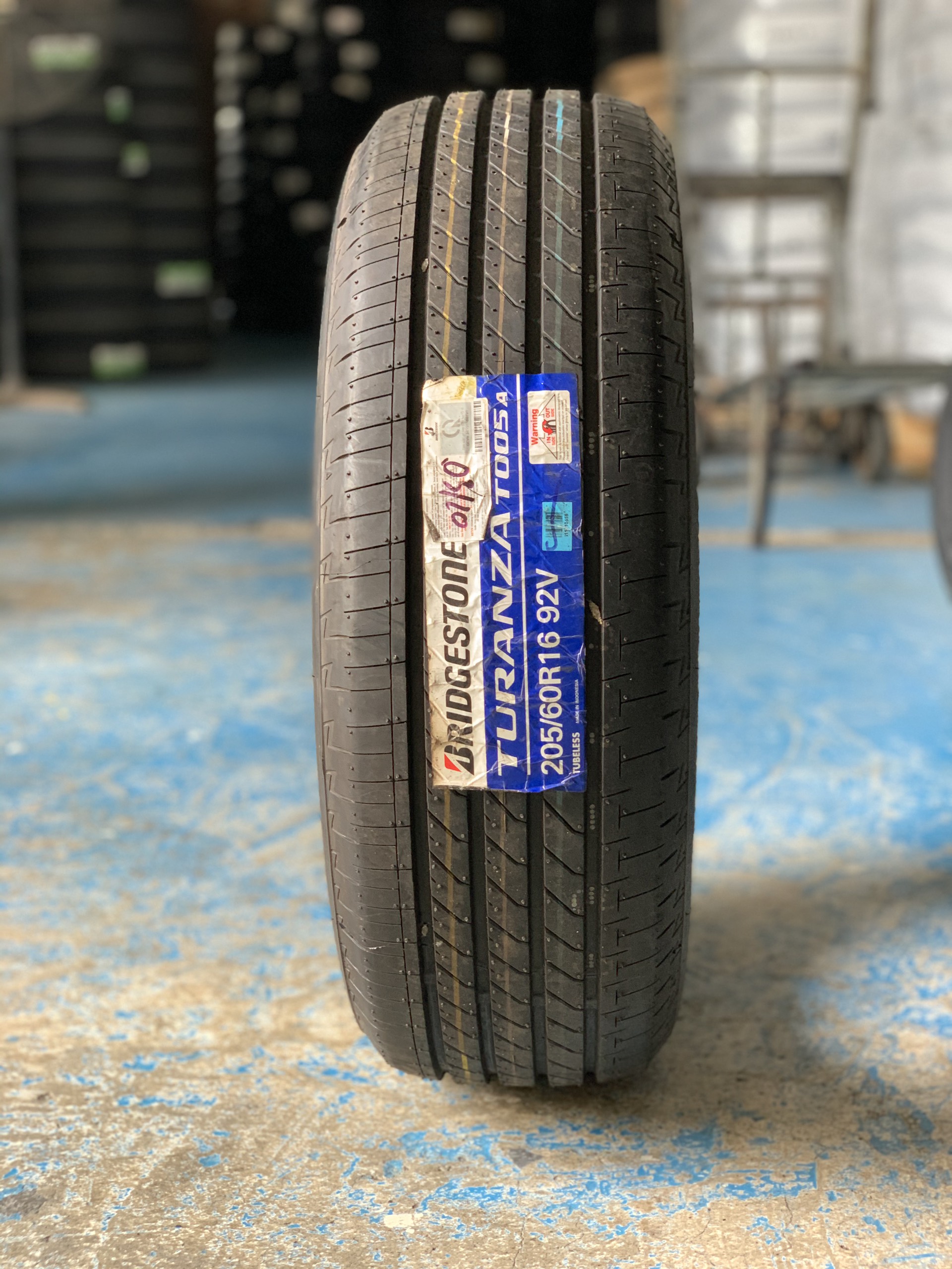 Lốp bridgestone 205/60r16 t005a