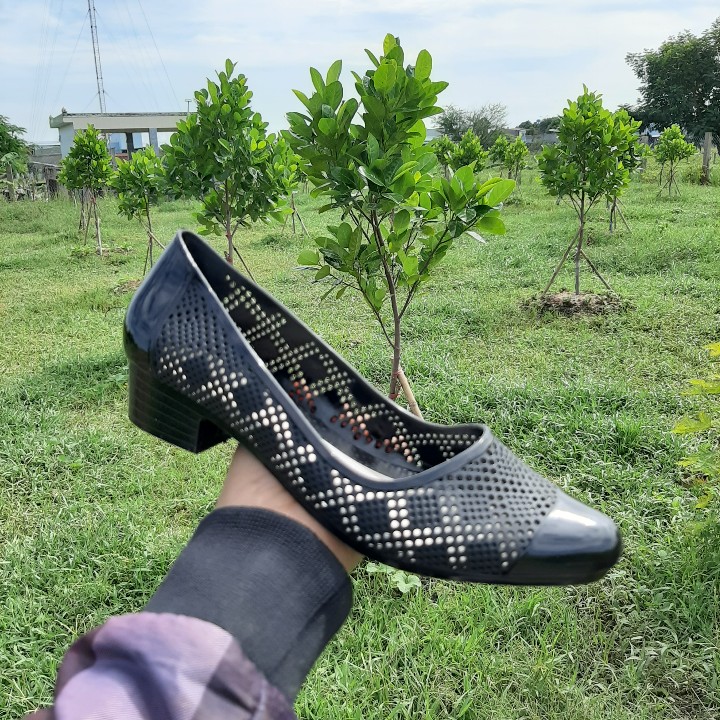 [HCM]GIÀY NHỰA NỮ ĐI MƯA CAO 3CM
