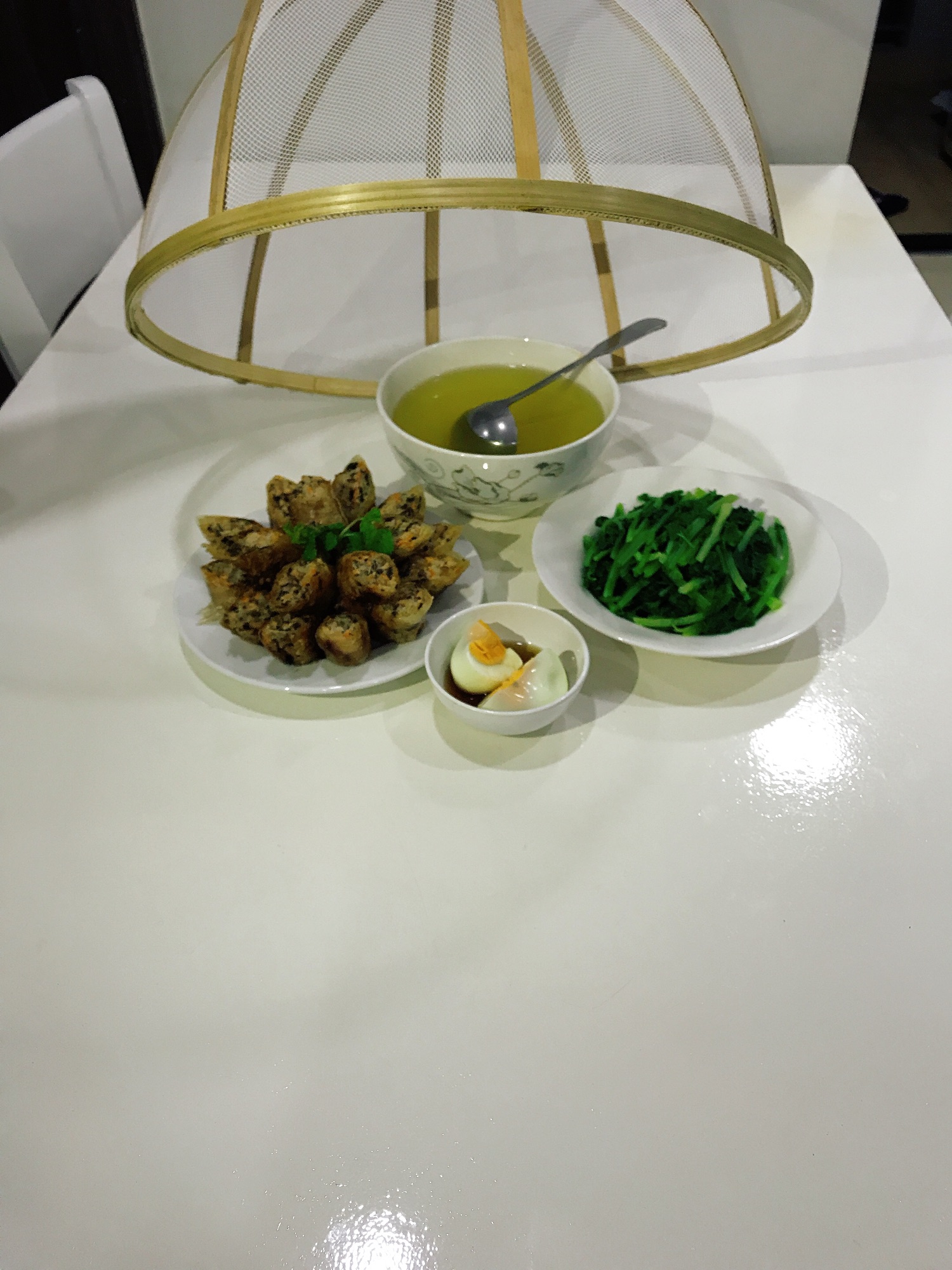 Lồng bàn mây tre