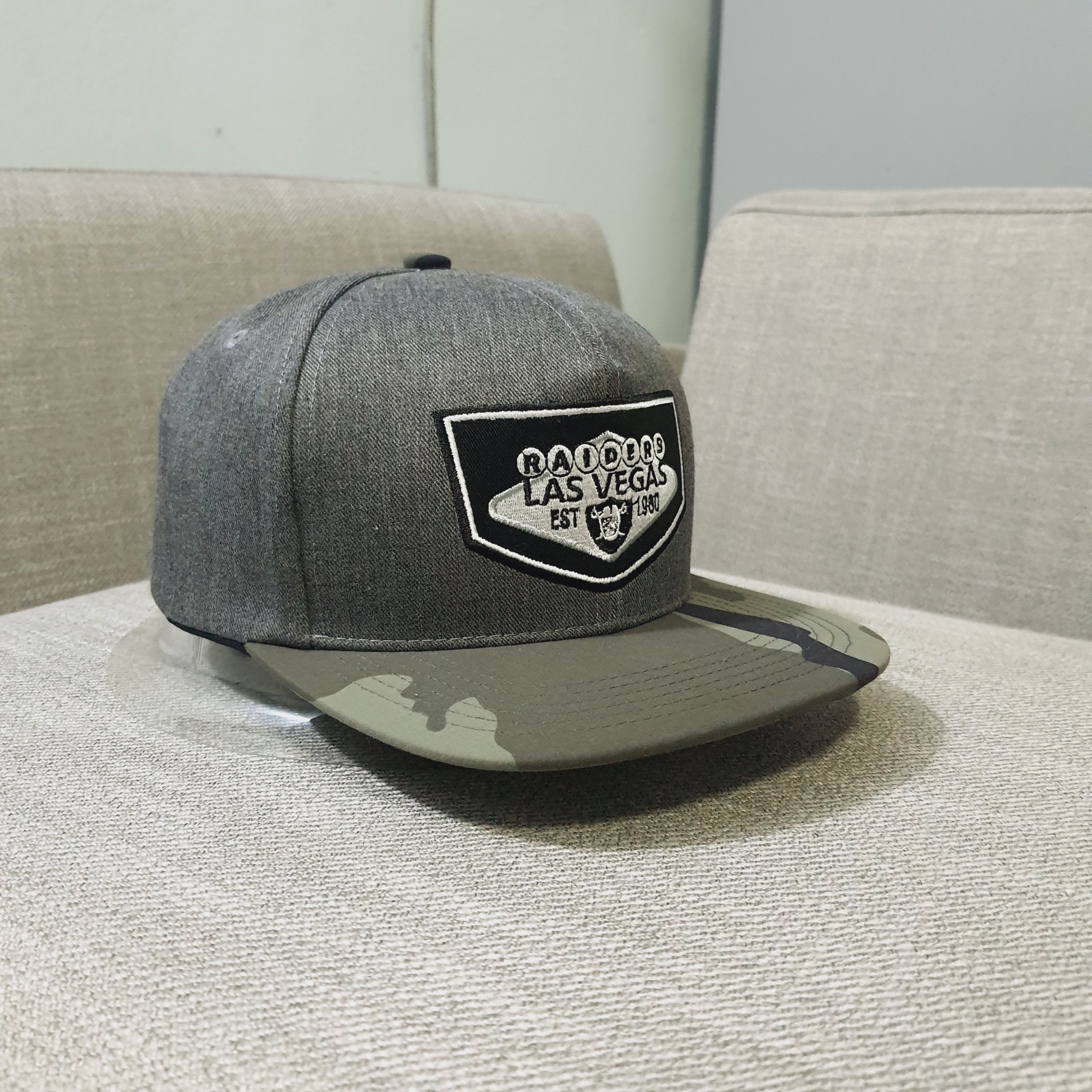 Snapback Las Vegas vành họa tiết rằn ri độc đáo