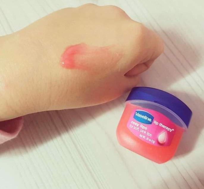 Sáp Dưỡng Môi Hồng Xinh Vaseline Lip 7g