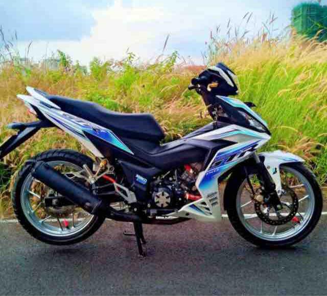 Tem rời winner GTR trắng xanh