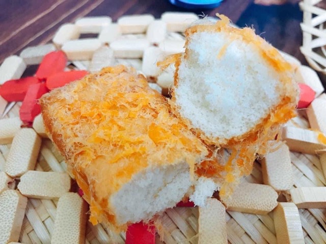 Bánh bông lan chà bông ( ruốc cây 1 cái )