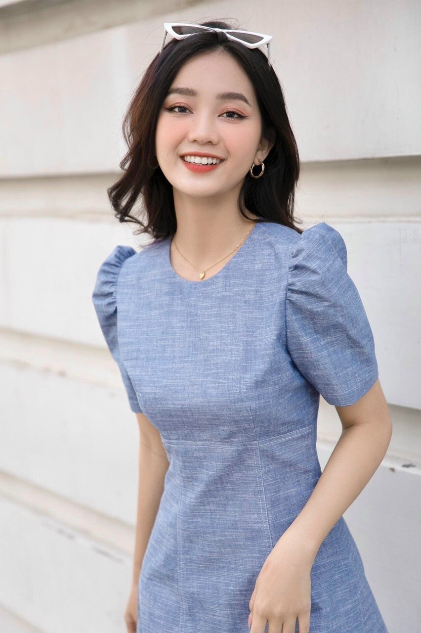 ĐẦM XÒE XANH VAI NHÚN