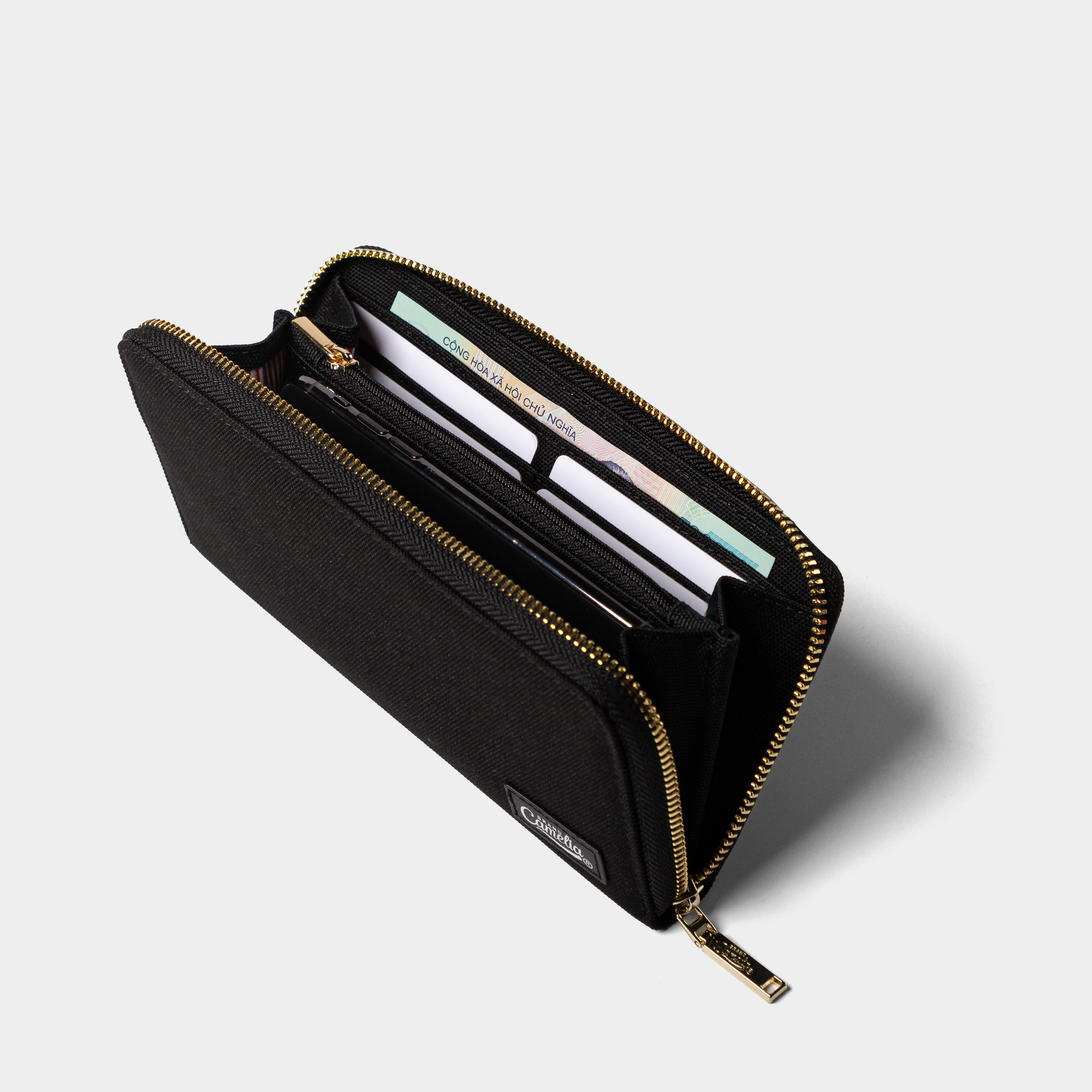 VÍ CAMELIA BRAND® Modern Zipper Wallet