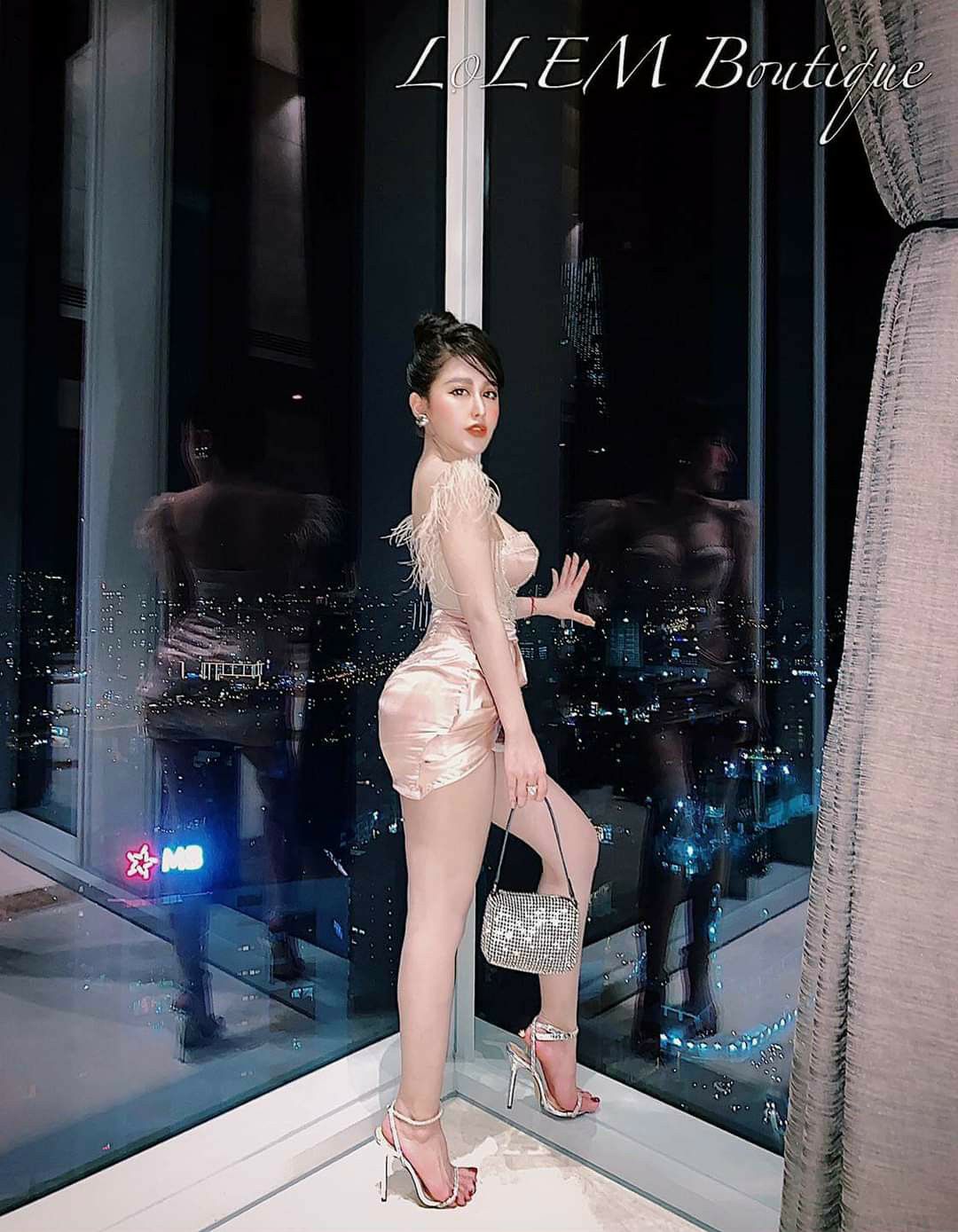 Đầm body lông vũ thiết kế sexy