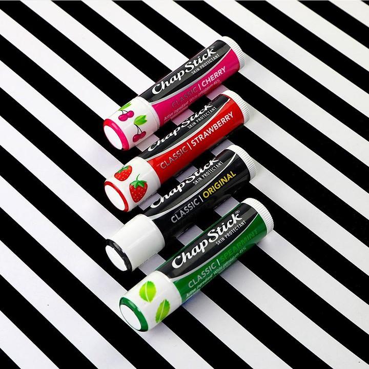 SON DƯỠNG MÔI CHAPSTICK Classic Strawberry 4g