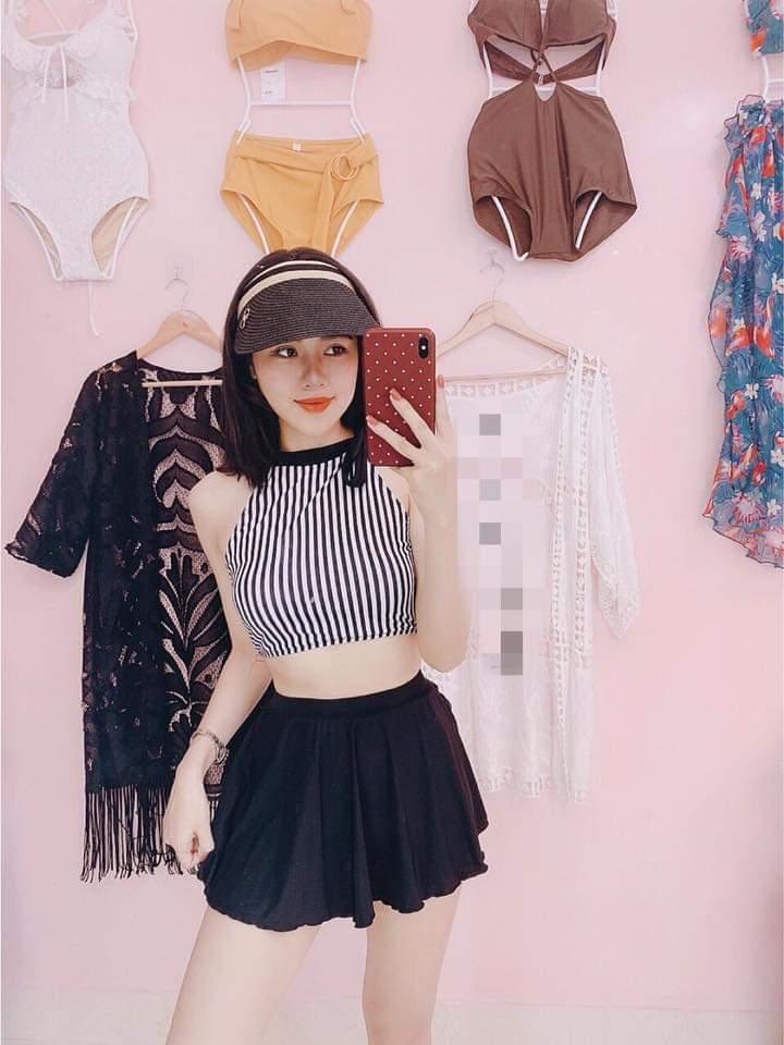 Bikini yếm sọc kín đáo