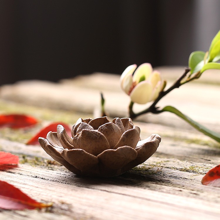 Hoa gốm cắm trầm nghệ thuật