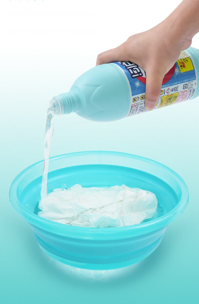 Nước tẩy trắng quần áo 600ml Rocket Nhật Bản