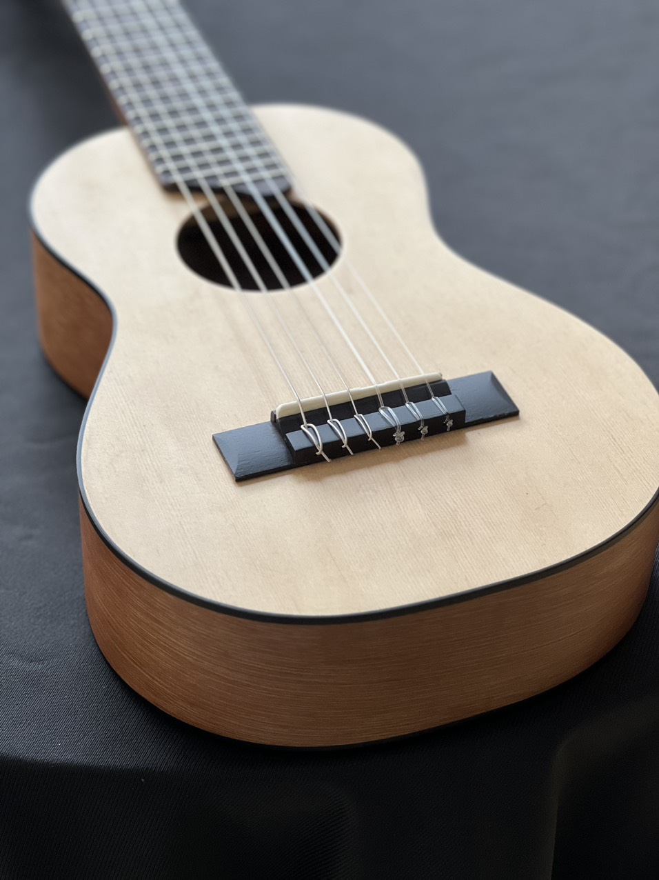 Đàn guitalele Yamaha (đàn mini) GL1
